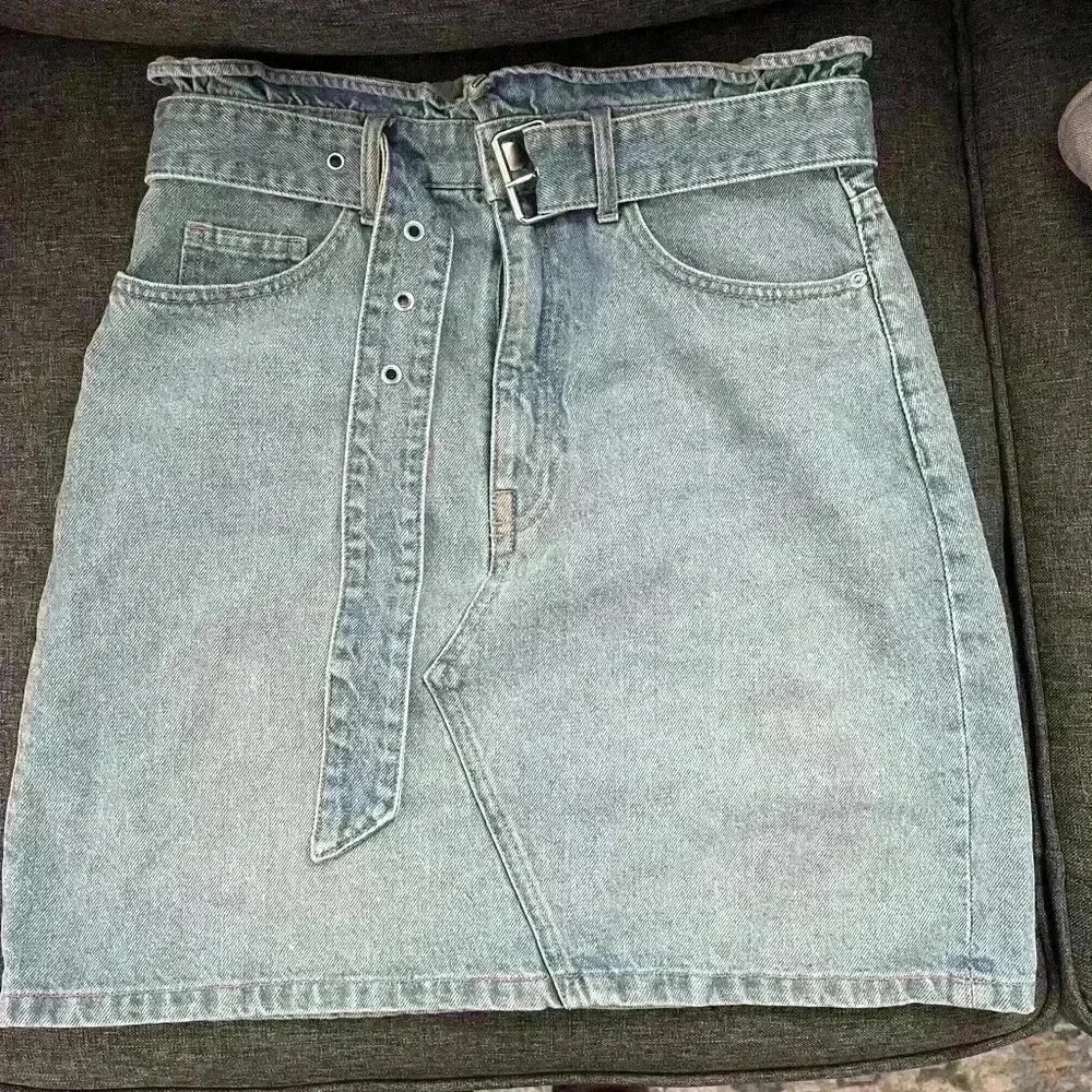 H&M denim mini skirt